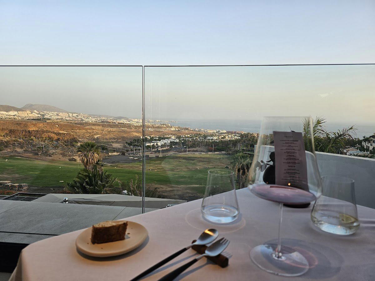Cráter Identidad Canaria restaurant in Adeje