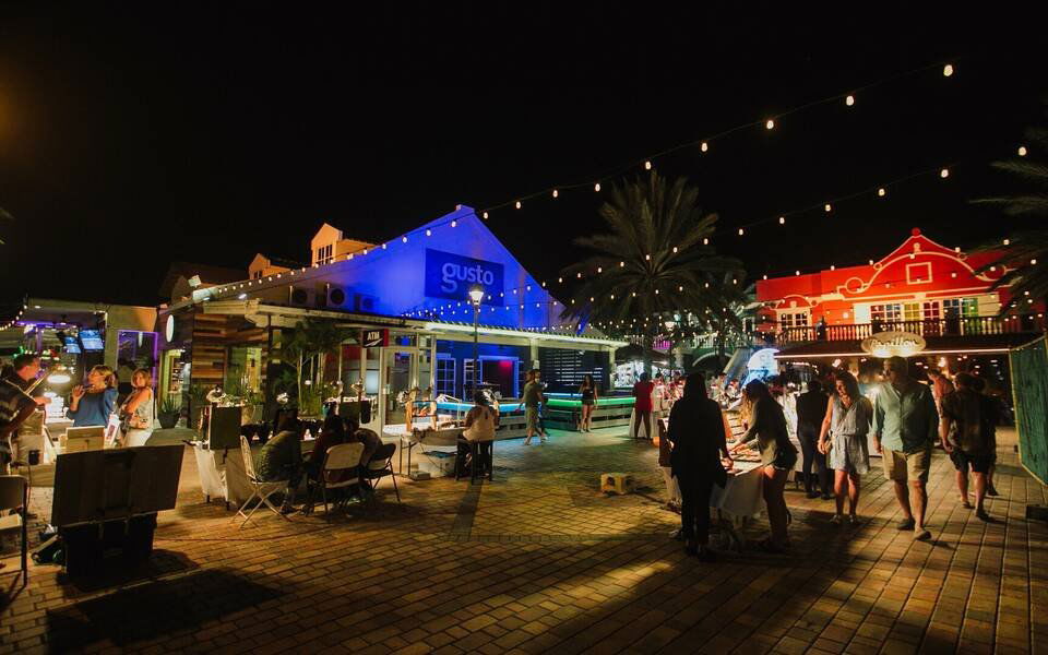 Palms Beachside Grill, Restaurant in Noord