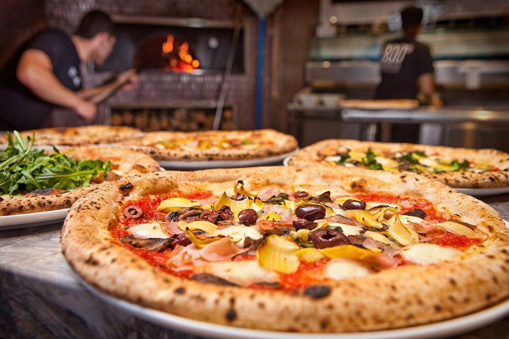 800 Degrees Woodfired Kitchen restaurant in Santa Monica, United States