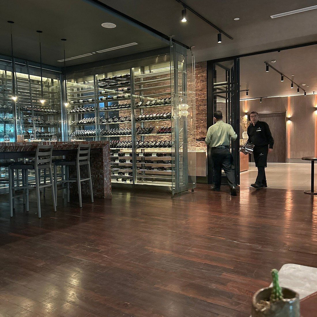 Estró Santiago, Restaurant in Santiago