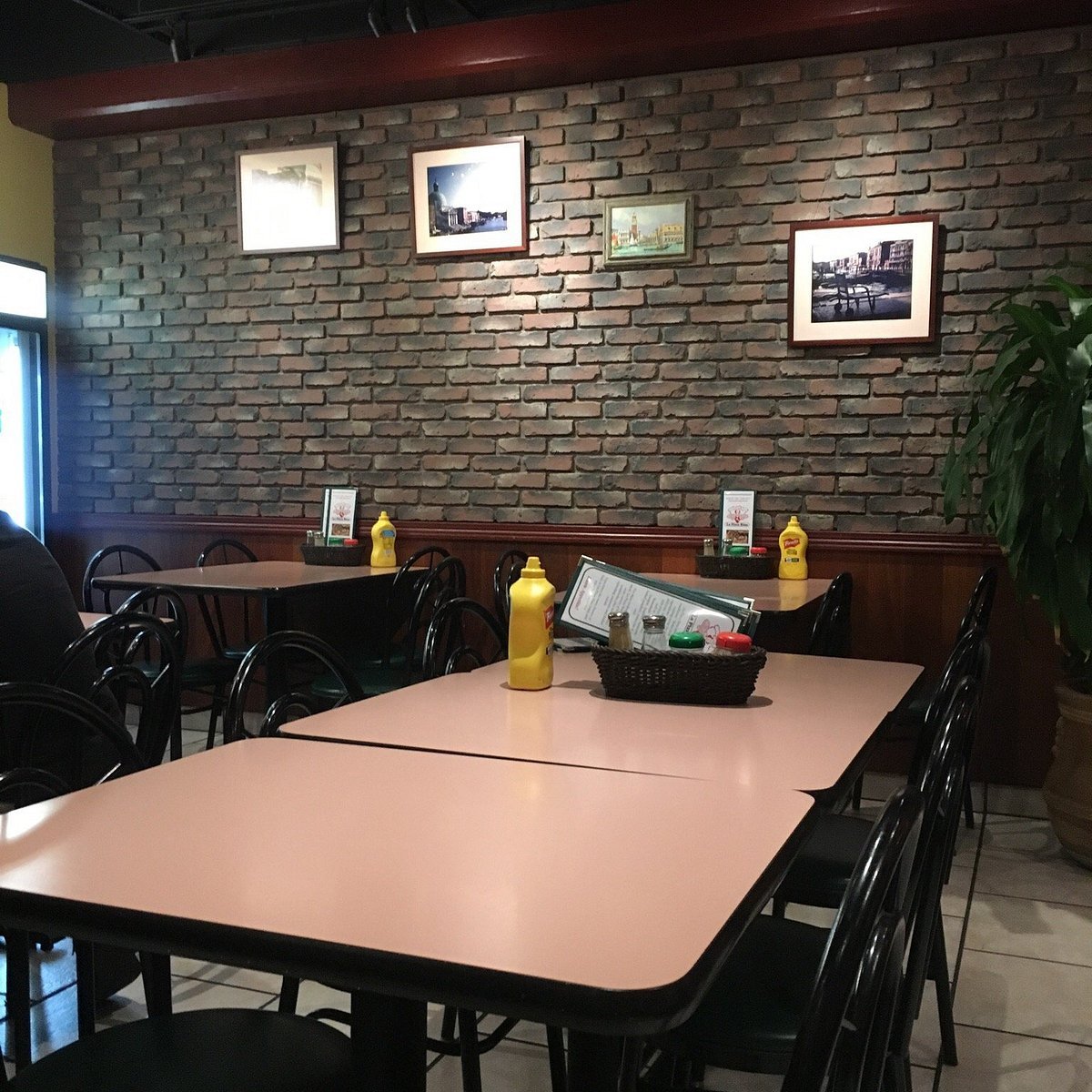 La Pizza Rina, Honolulu, United States