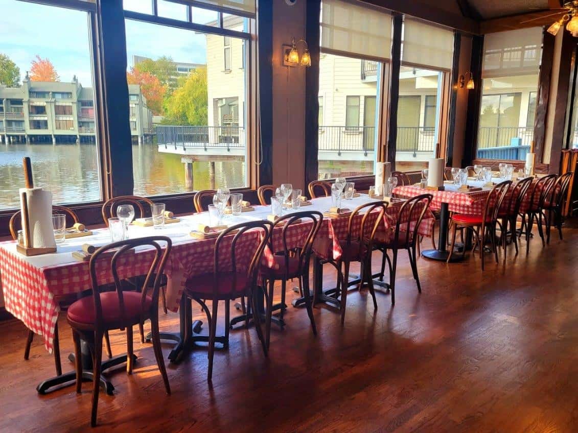 The Crab Pot Bellevue restaurant in Bellevue, United States