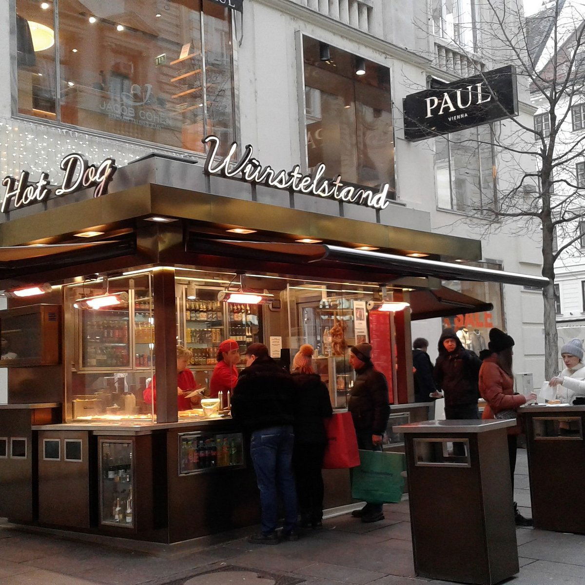 Petra's Würstelstand, Restaurant in Vienna
