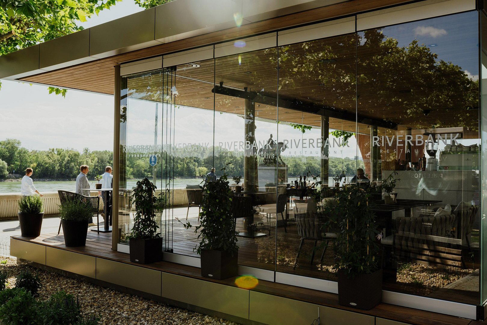 RIVERBANK Restaurant restaurant in Bratislava, Slovakia