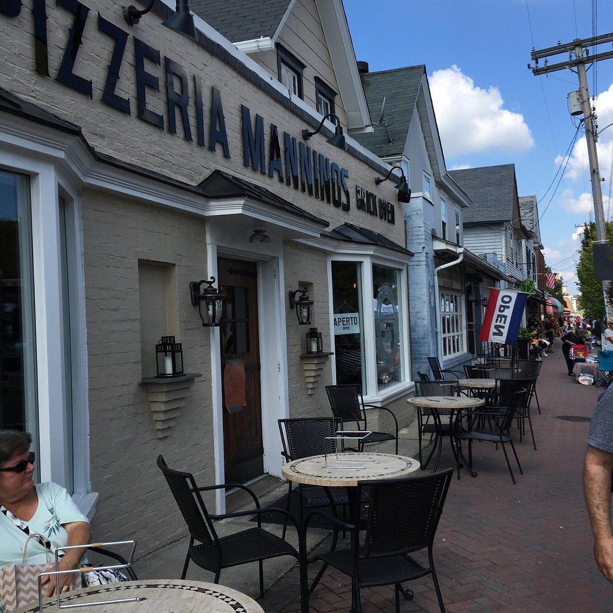 Pizzeria Manninos restaurant in Pitman, United States