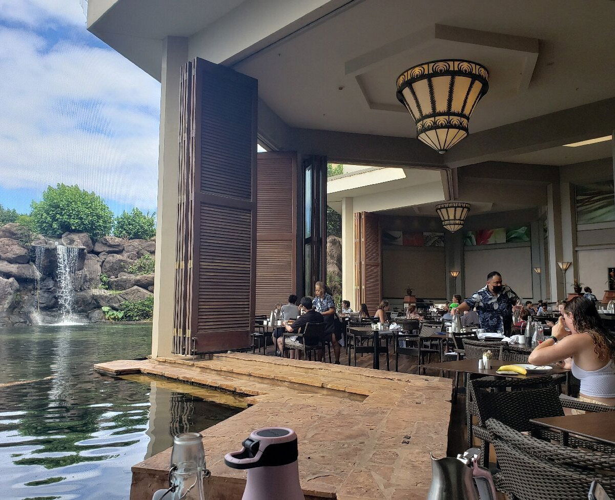 Swan Court, Restaurant in Lahaina