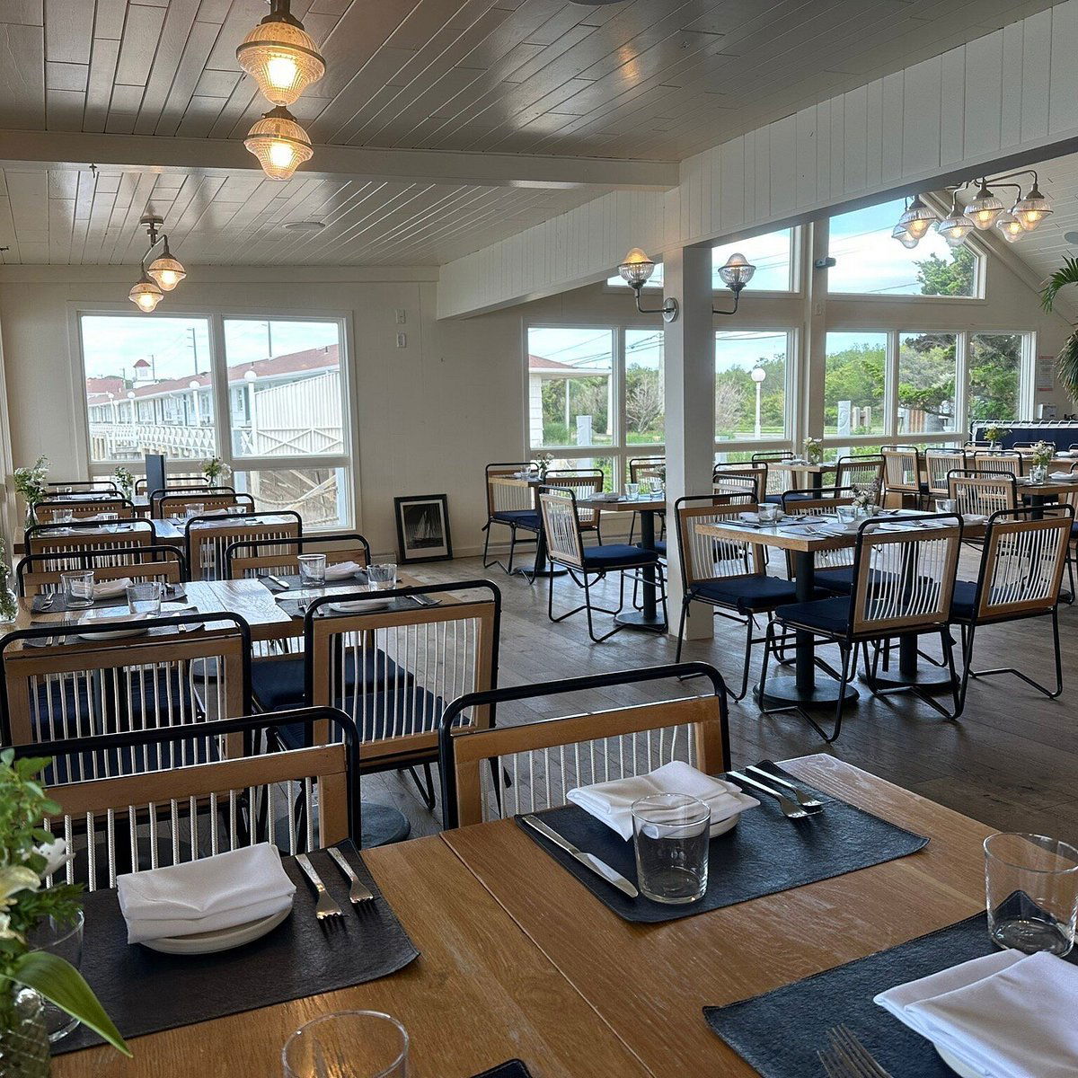 Halyards Restaurant, Restaurant in Saint Simons Island