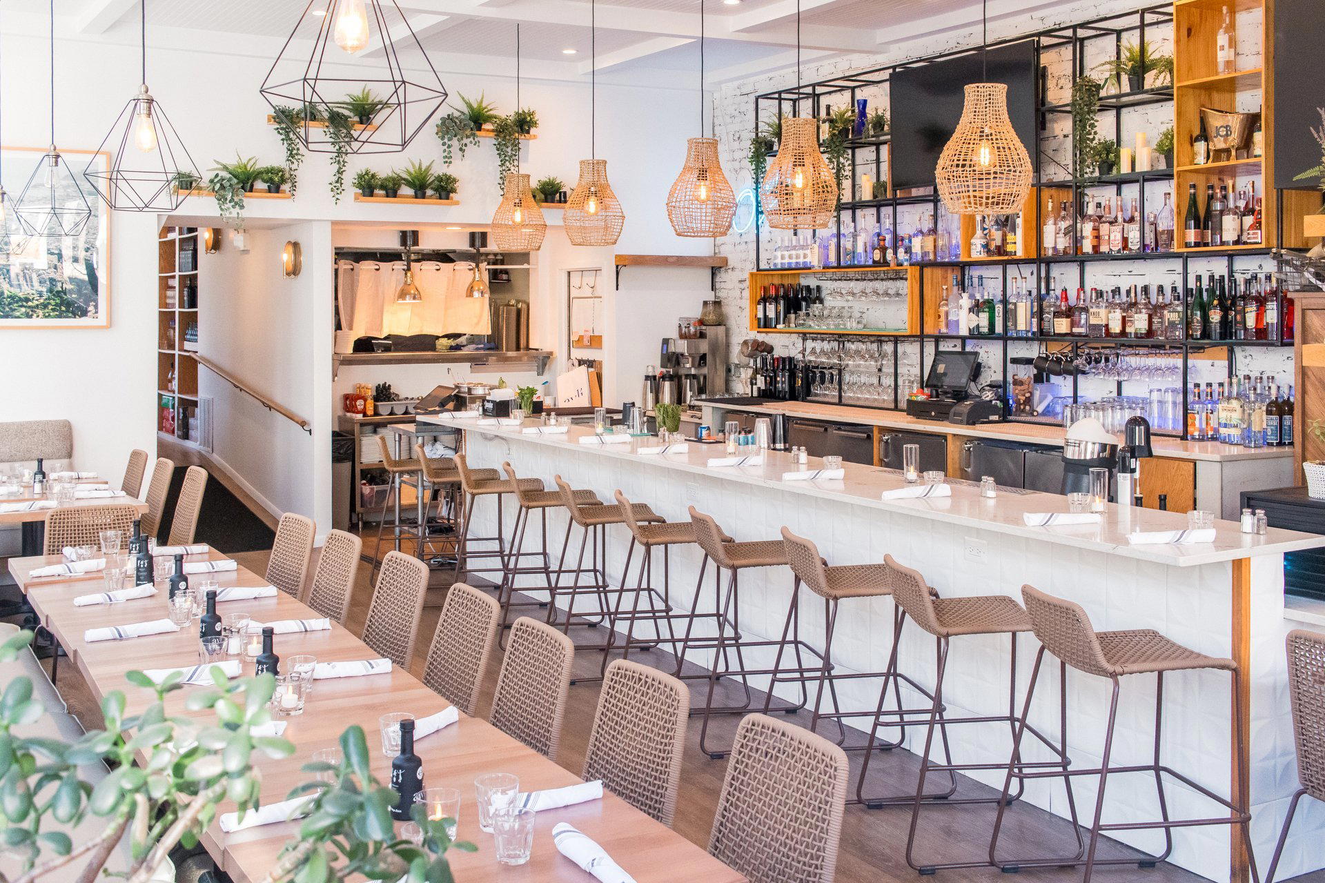 Avli Taverna restaurant in Chicago, United States