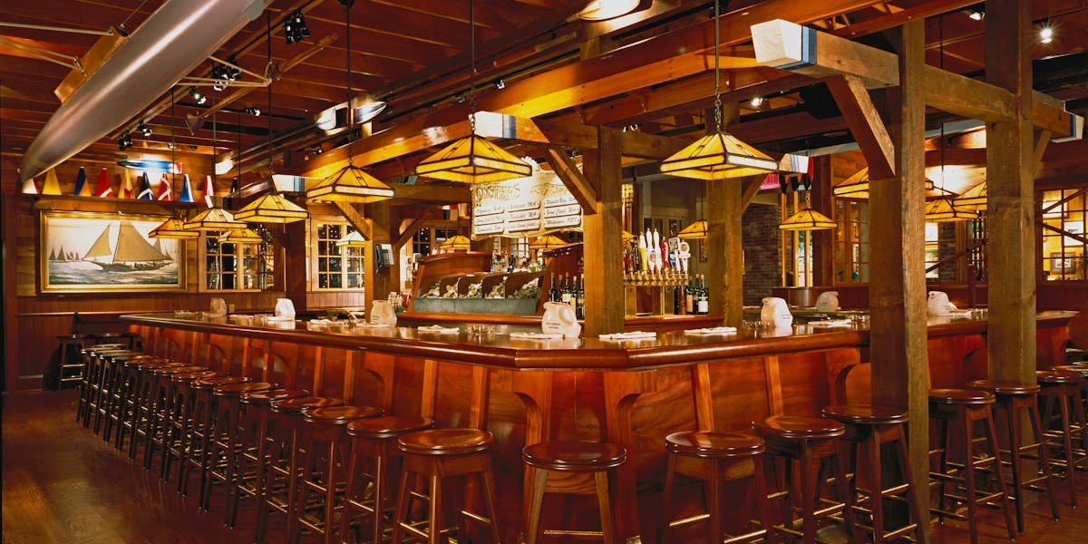 Clyde's at Mark Center, Restaurant in Alexandria