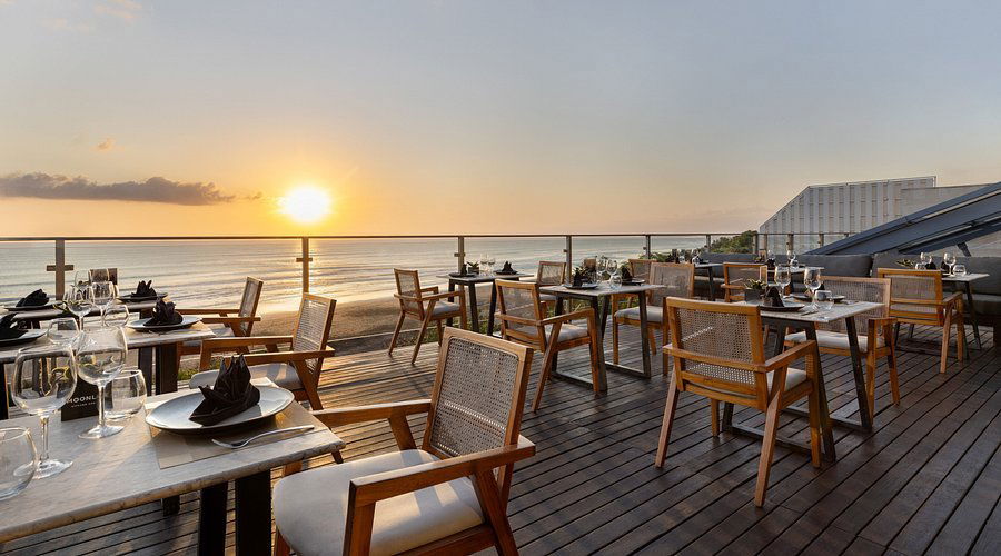 MoonLite Kitchen & Bar, Restaurant in Bali