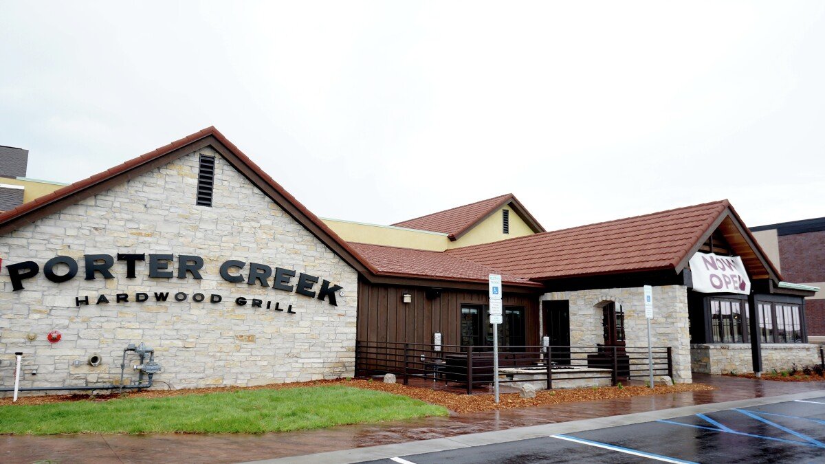 Porter Creek Hardwood Grill, Fargo, United States