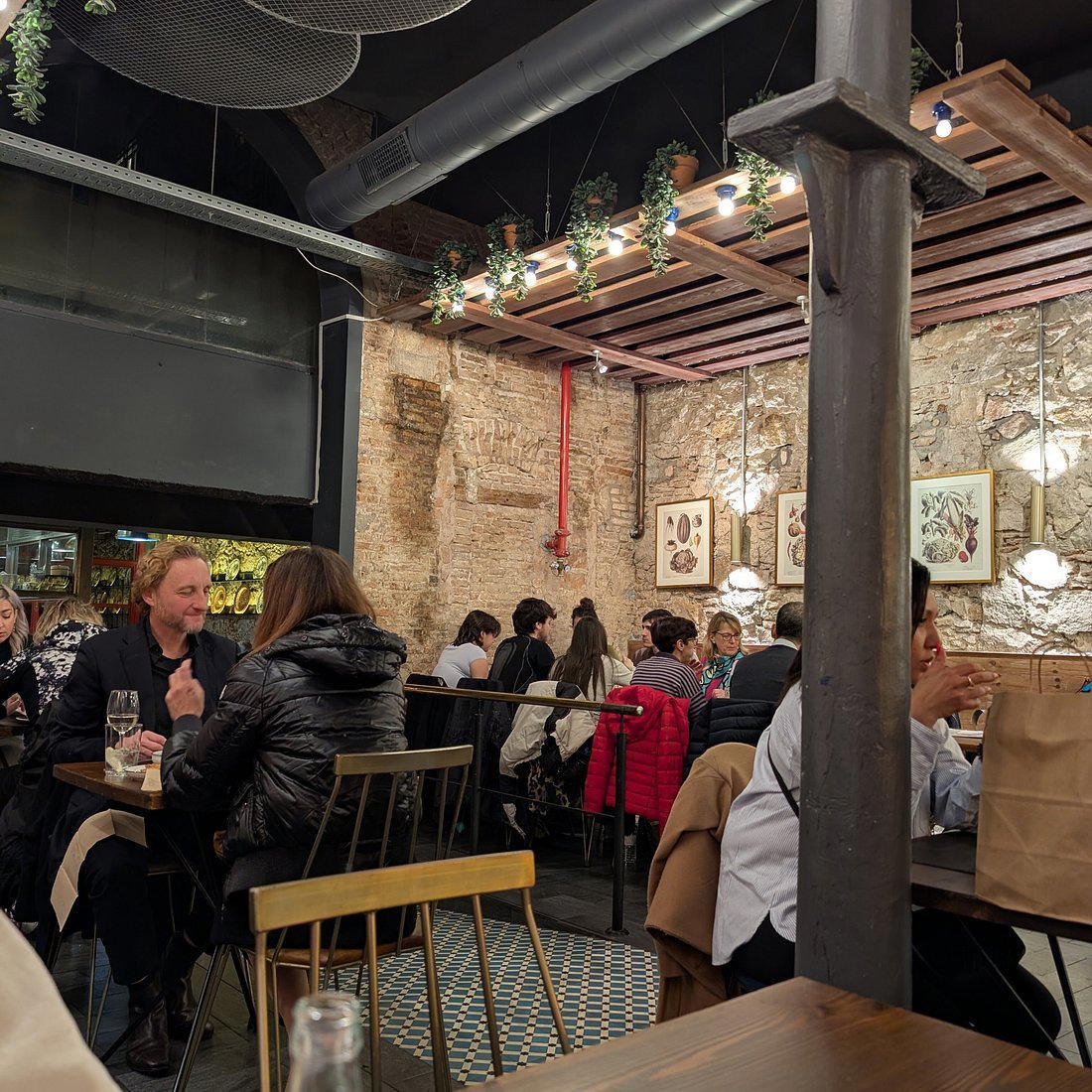 Pepa Tomate Parlament restaurant in Barcelona, Spain