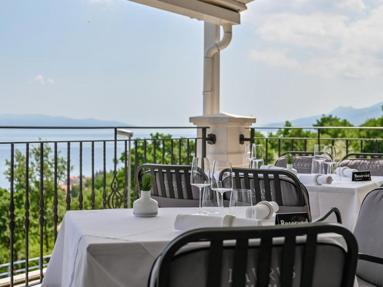 Restoran Laurus, Pobri, Croatia