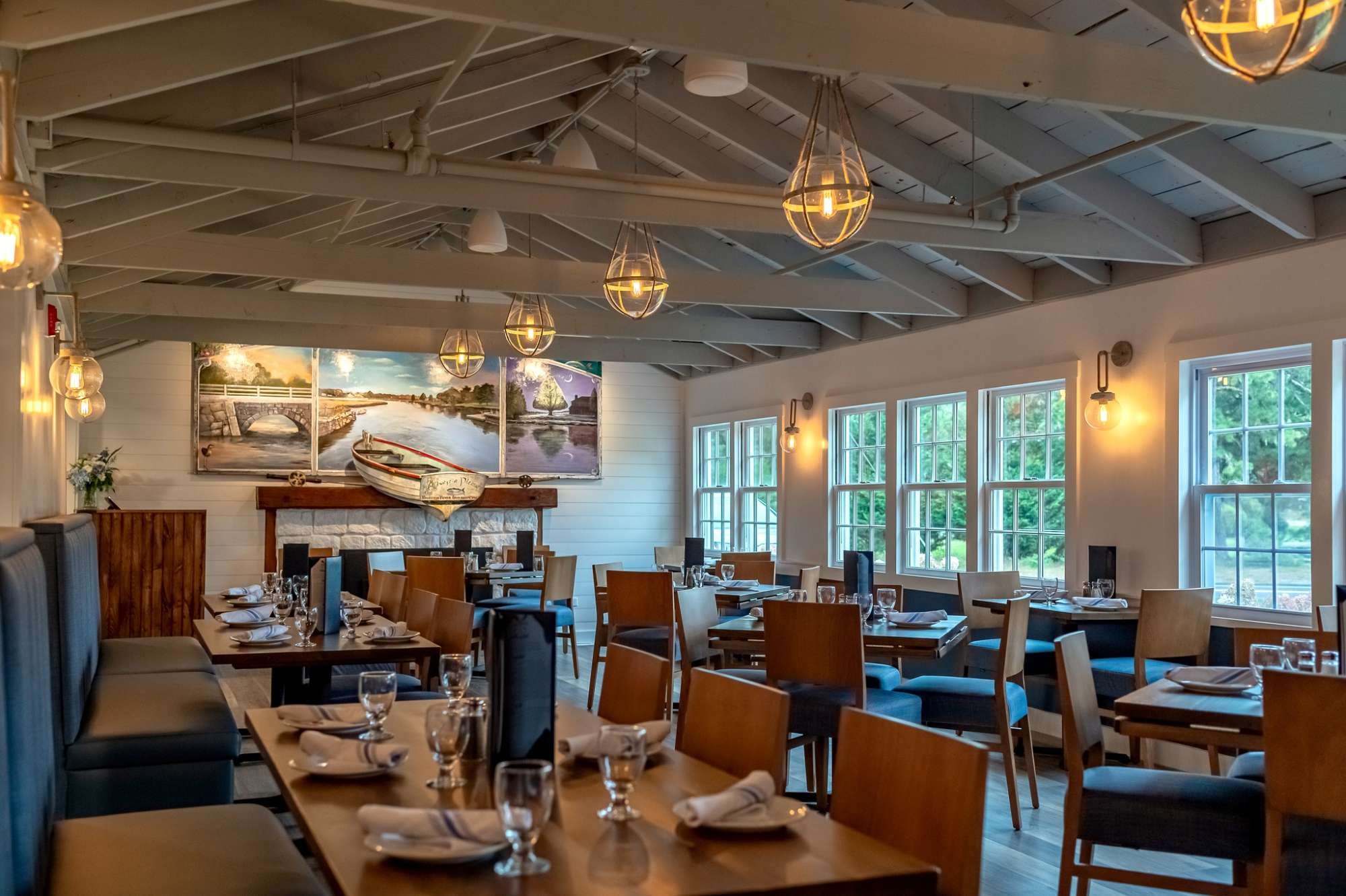 Bluefish River Tavern, Restaurant in Duxbury