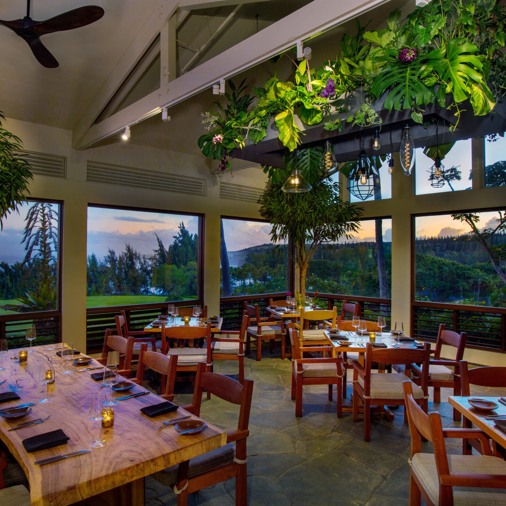 Banyan Tree, Restaurant in Maui