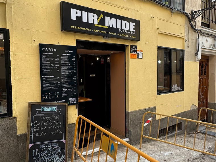 Taberna pirámide, Madrid, Spain
