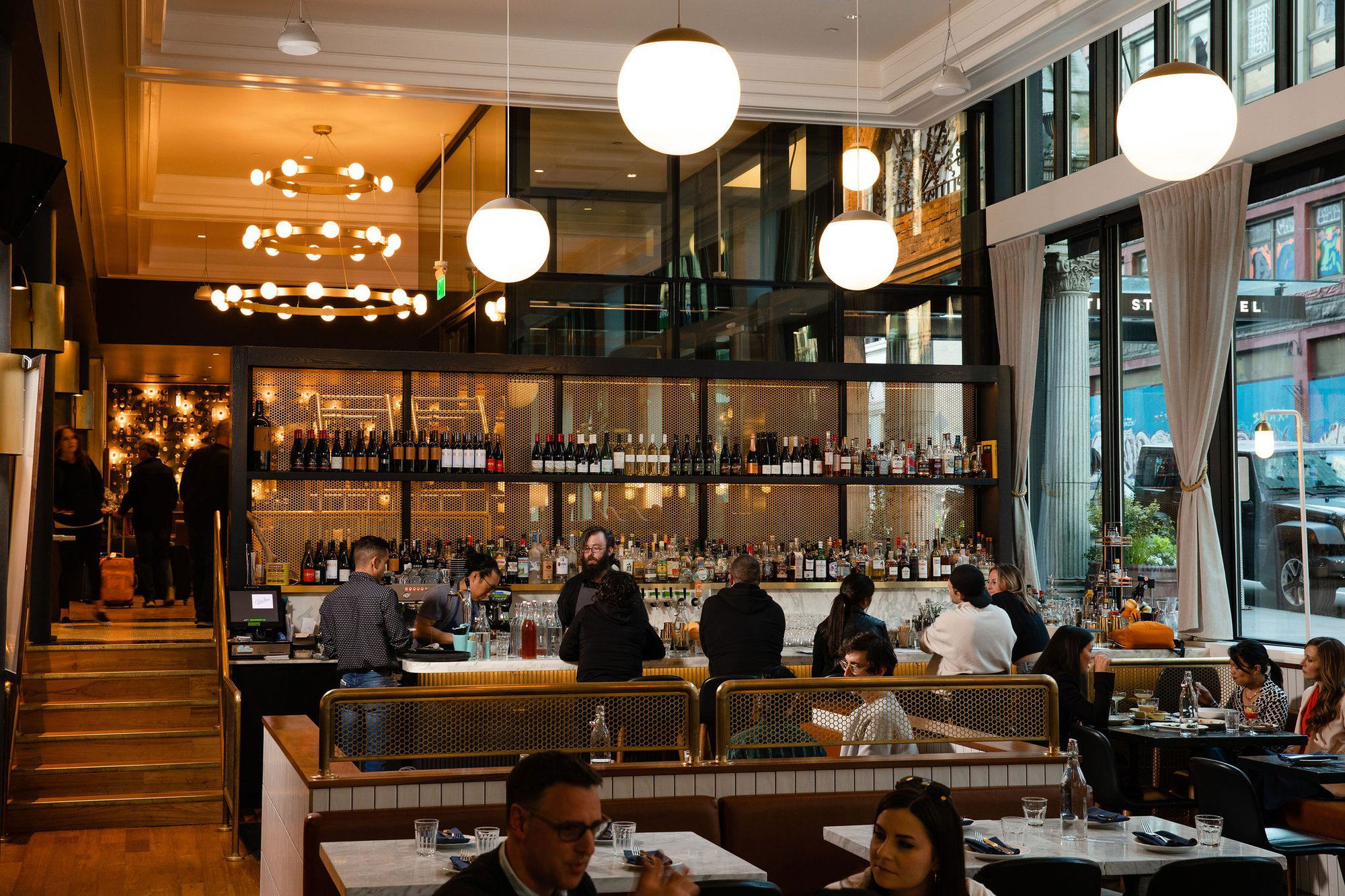 Ben Paris, Restaurant in Seattle