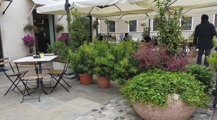 Piazzetta, Restaurant in Belgrade