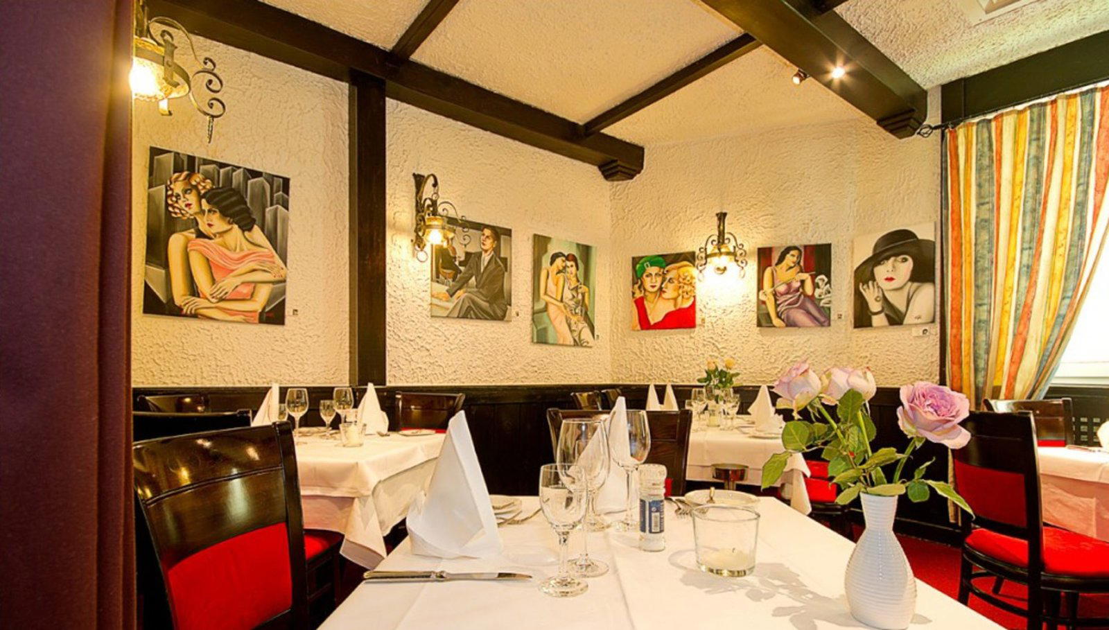 Piccolo Mondo Restaurant restaurant in St Paul S