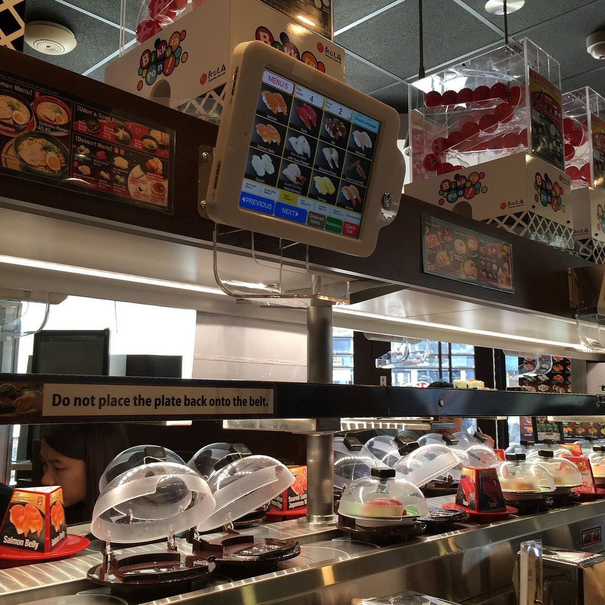 Kura Revolving Sushi Bar, Restaurant in Los Angeles