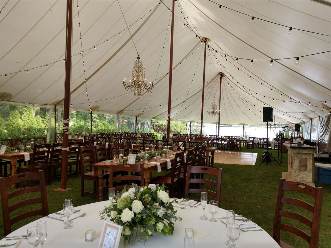 The Chateau On The Lake, Restaurant in Bolton