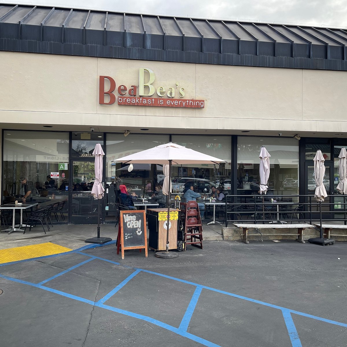 Bea Bea's restaurant in Burbank, United States