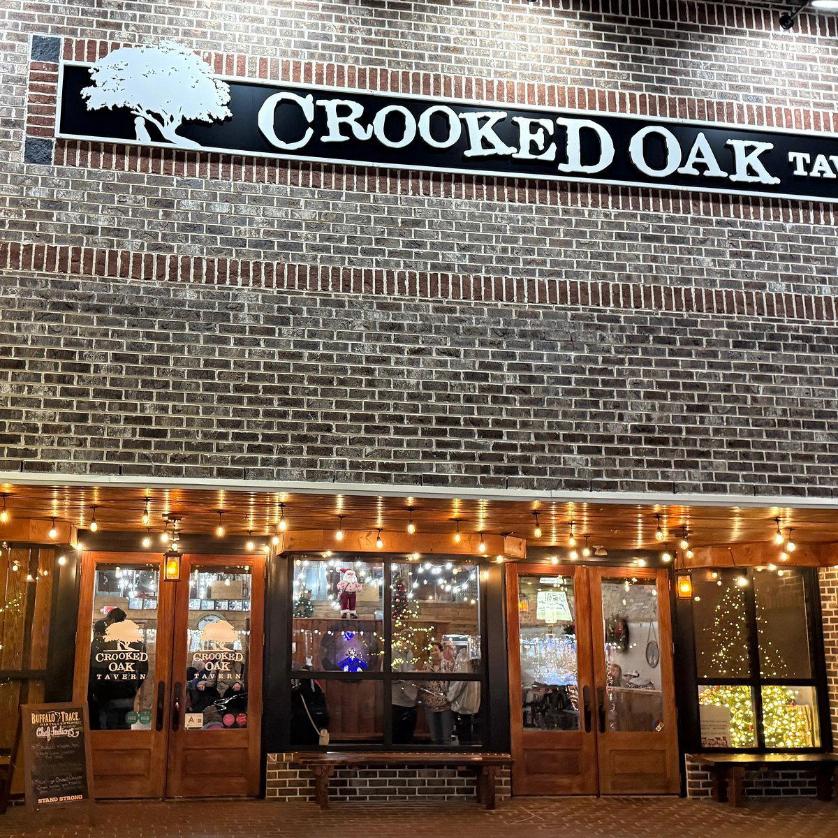 Crooked Oak Tavern restaurant in Conway, United States
