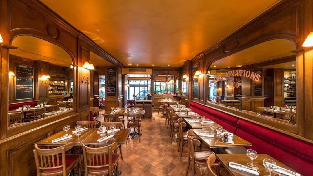 Le Bistro Marbeuf restaurant in Paris, France