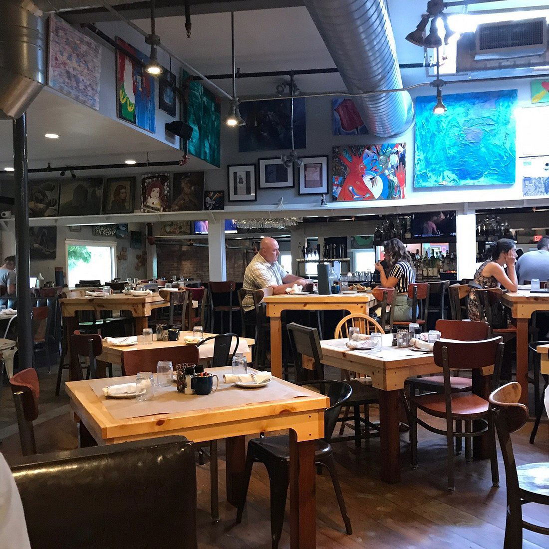 Painters' Restaurant, Restaurant in Brookhaven