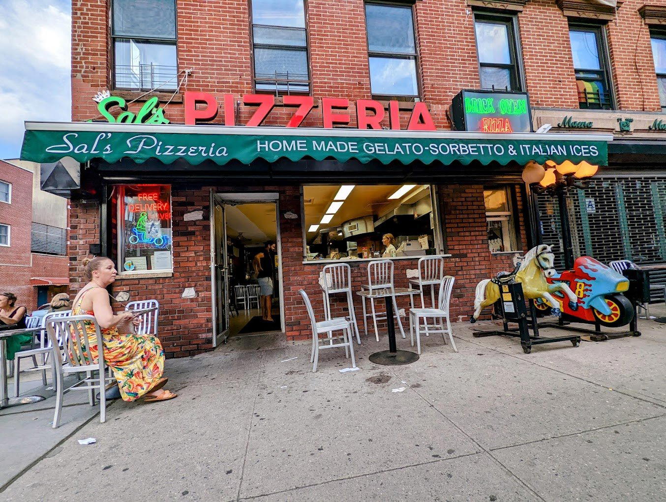 Sal's Pizza Store restaurant in New York City, United States