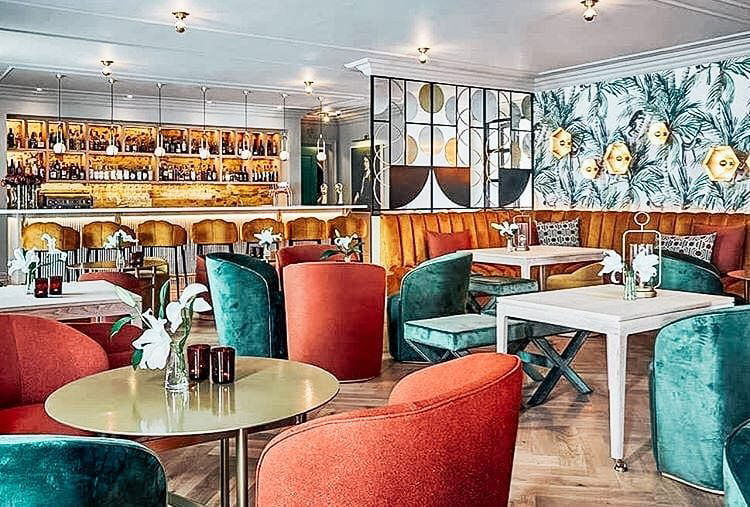 Magnolia Social Dining Lounge, Restaurant in Cape Town