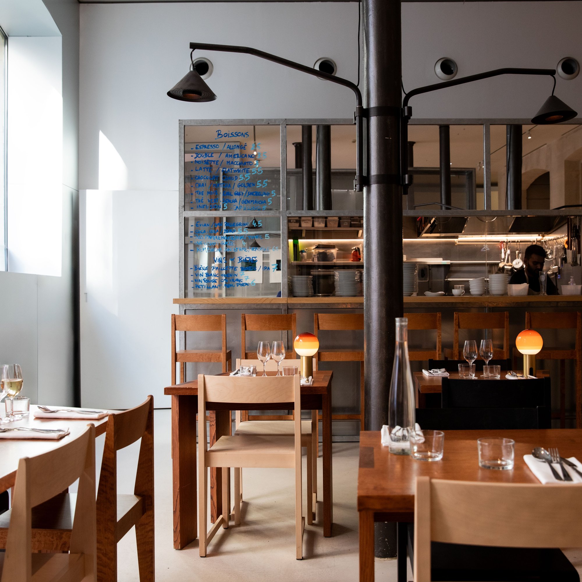 Pluto, Restaurant in Paris