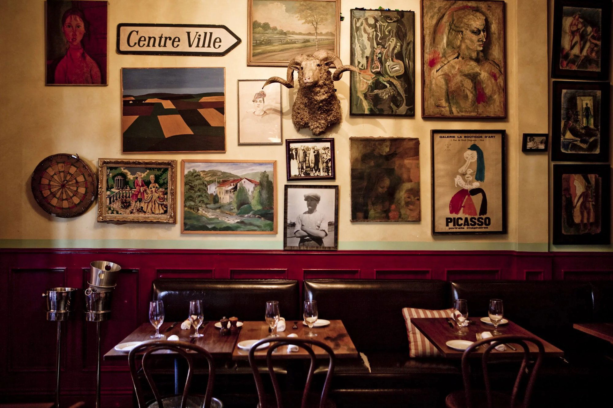 Cafe Stella, Restaurant in Los Angeles