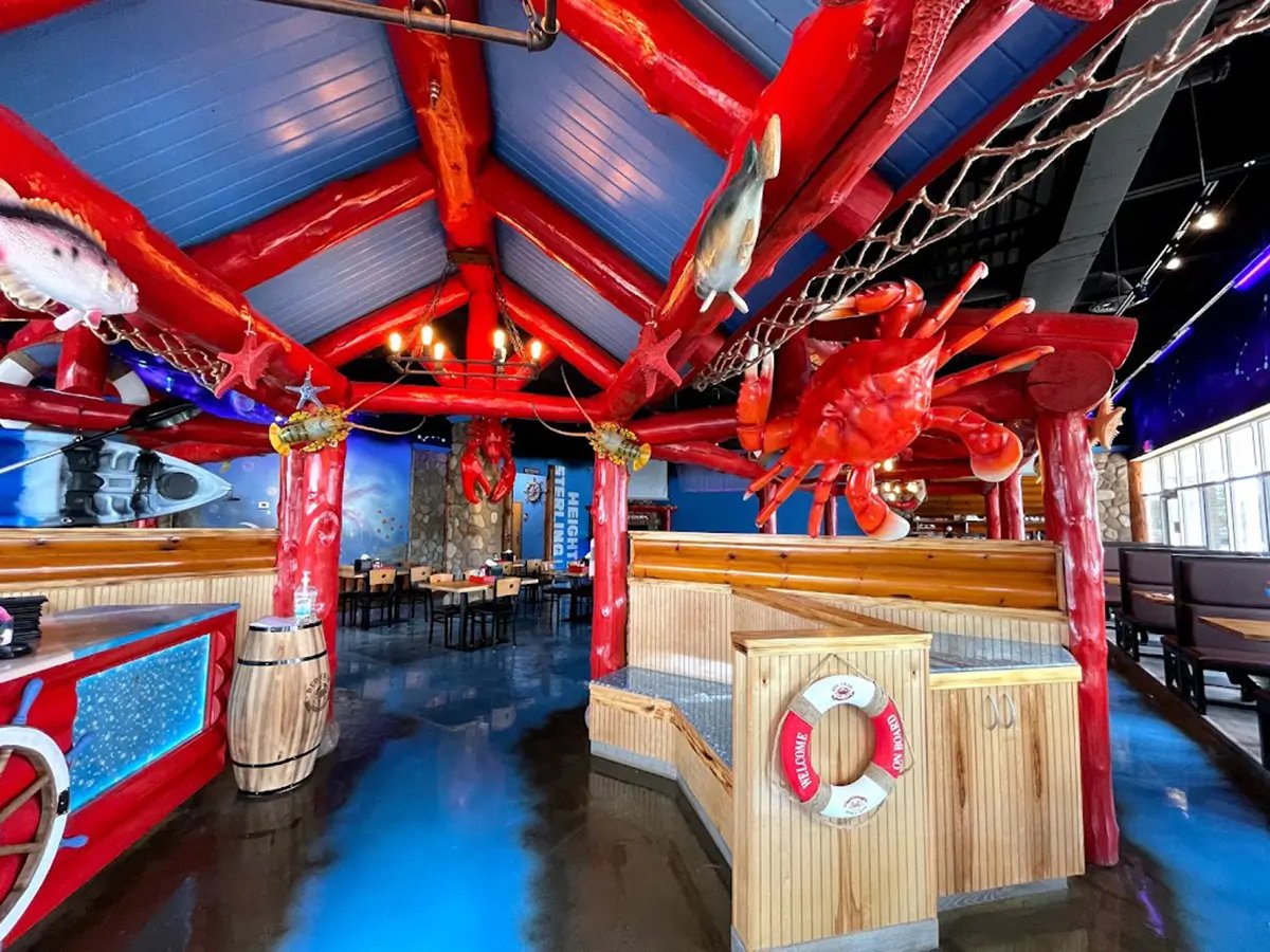 Red Crab Juicy Seafood restaurant in Sterling Heights, United States