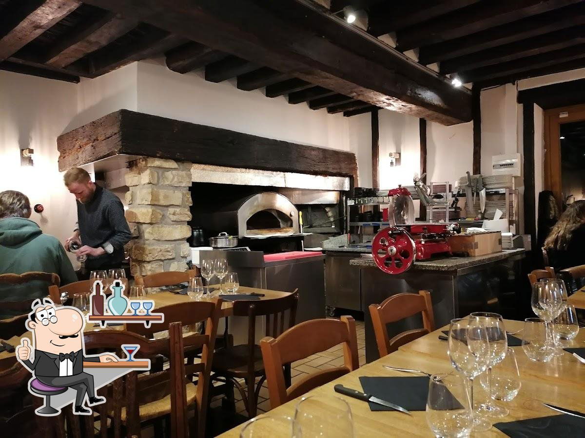 Le Go-Rhino, Restaurant in Bourdonne