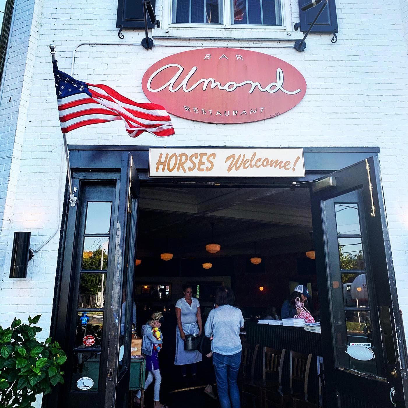 Almond restaurant in Bridgehampton