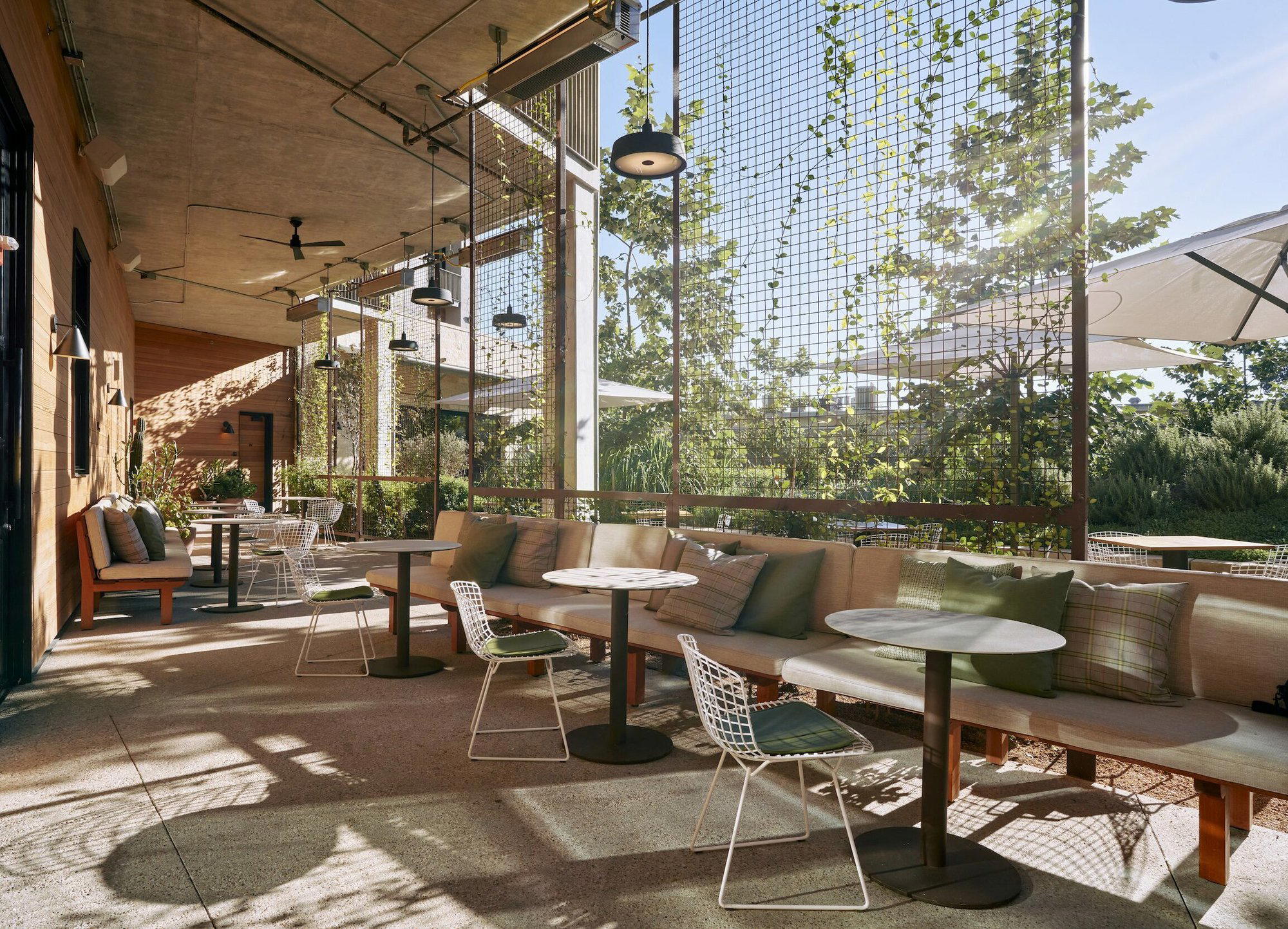 Summer on Music Lane restaurant in Austin, United States