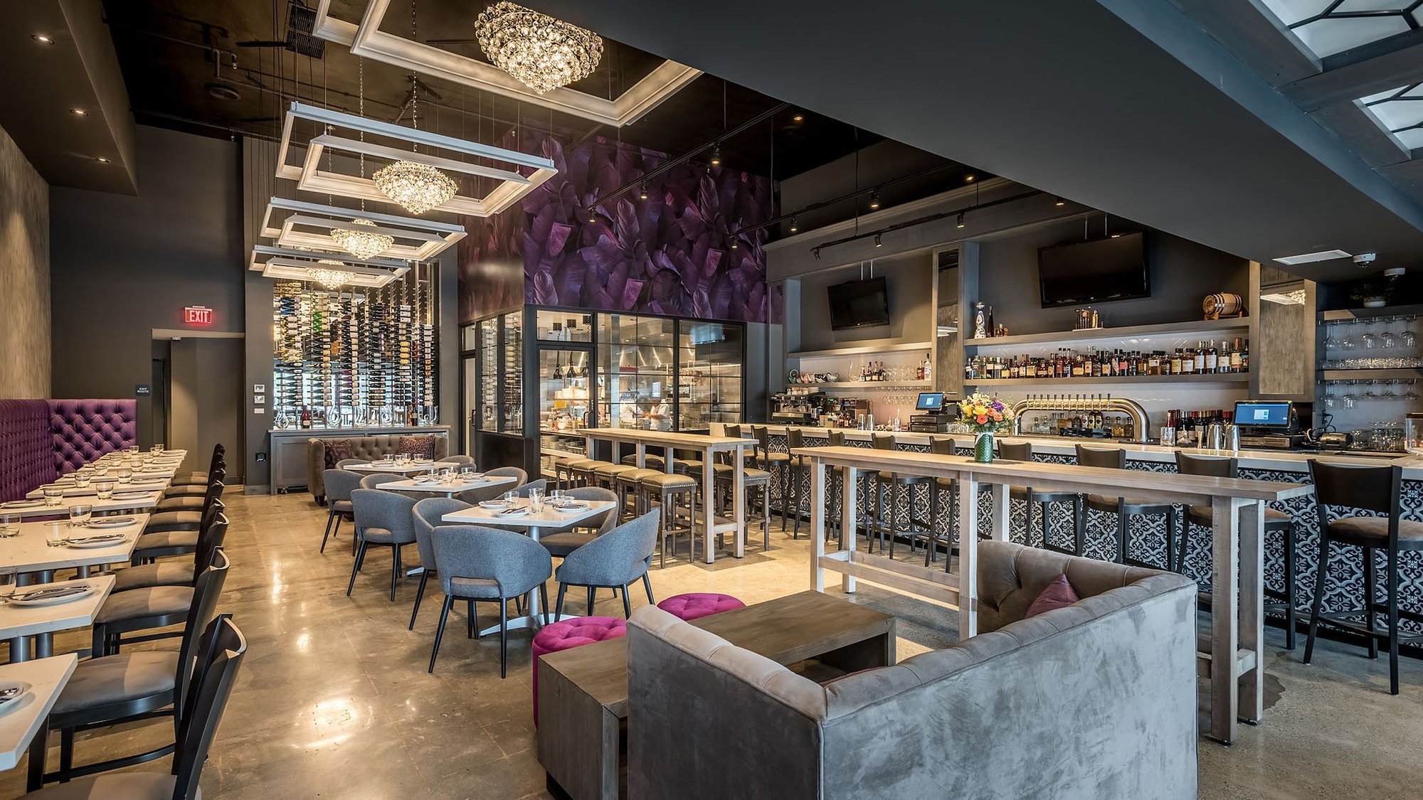 Decadence restaurant in Hermosa Beach, United States