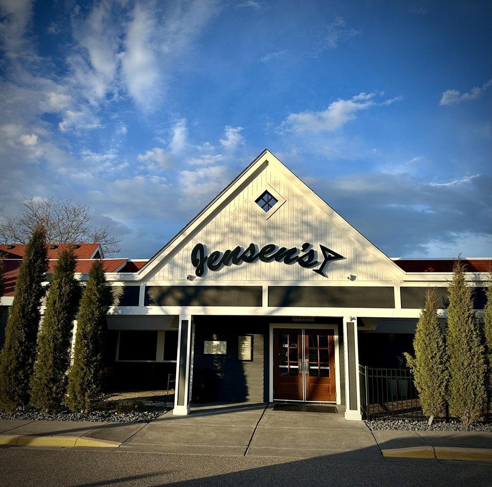 Jensen's Food & Cocktails restaurant in Eagan, United States