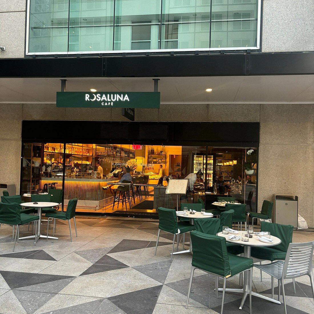 Rosaluna restaurant in Miami, United States