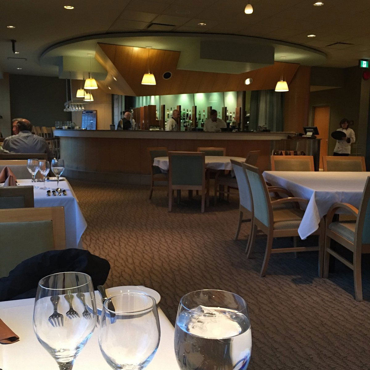 The Highwood, Restaurant in Calgary