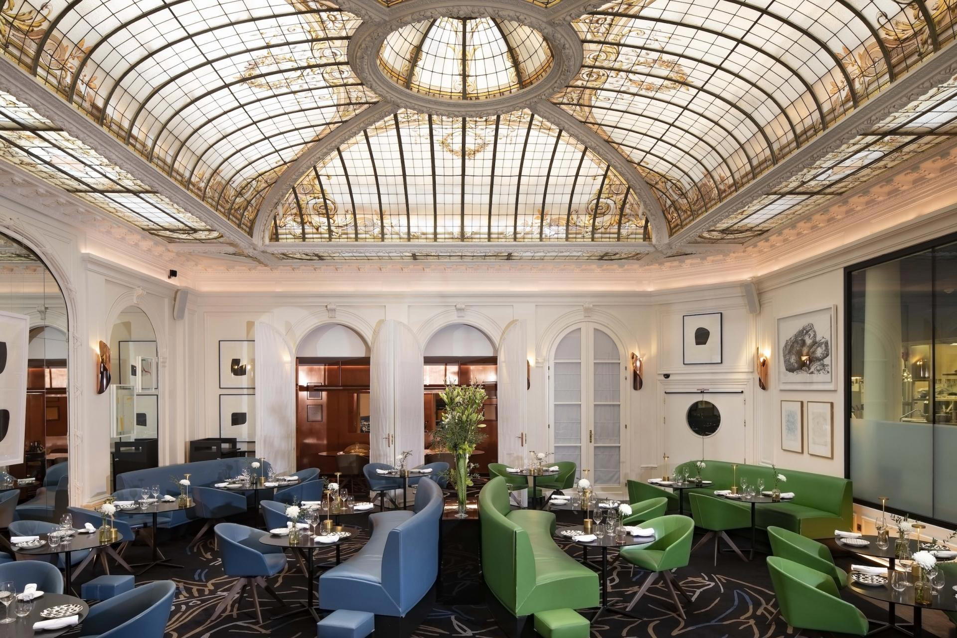Le V restaurant in Paris, France