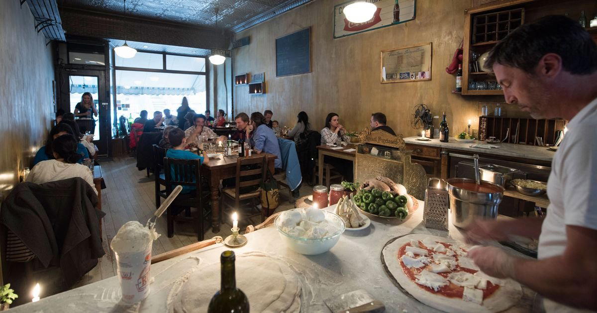Lucali restaurant in Brooklyn, United States