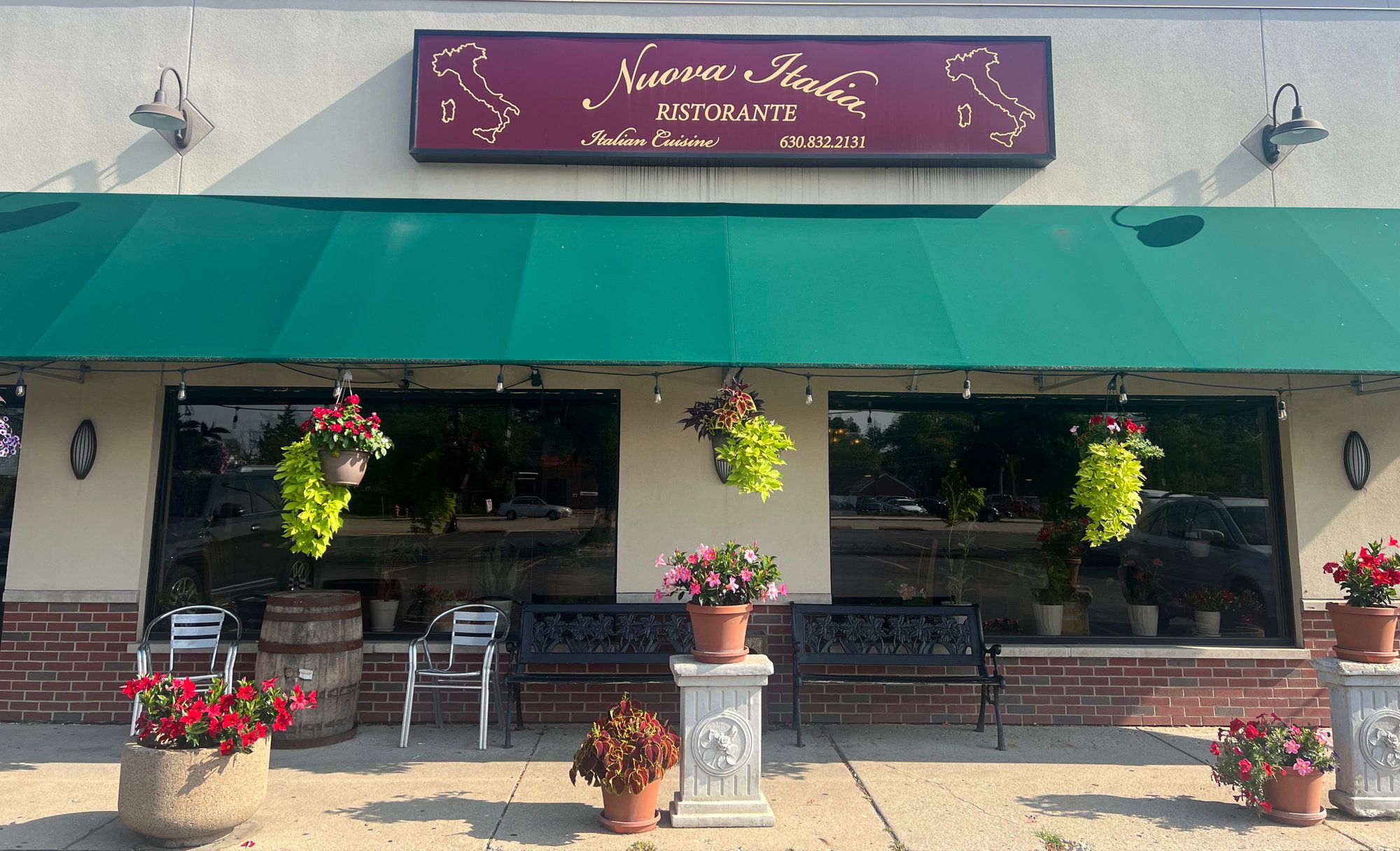 Nuova Italia, Restaurant in Addison