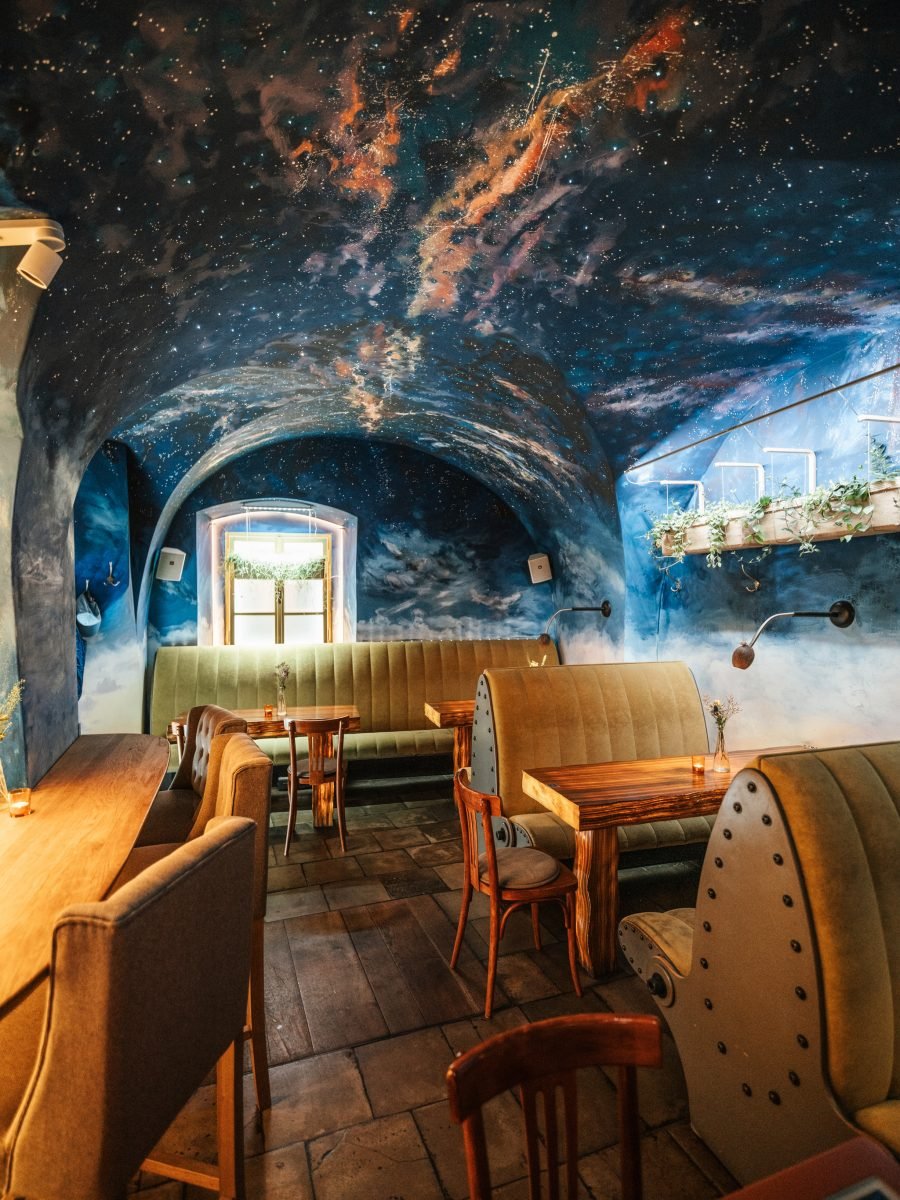 Lehká hlava - vegetarian restaurant, Restaurant in Prague