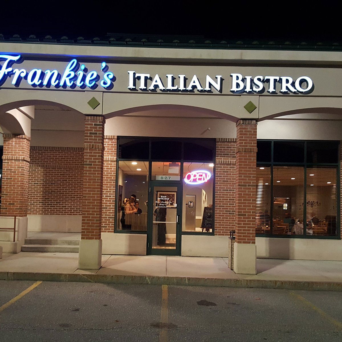 Frankie's Restaurant & Pizzeria, Restaurant in North Kingstown