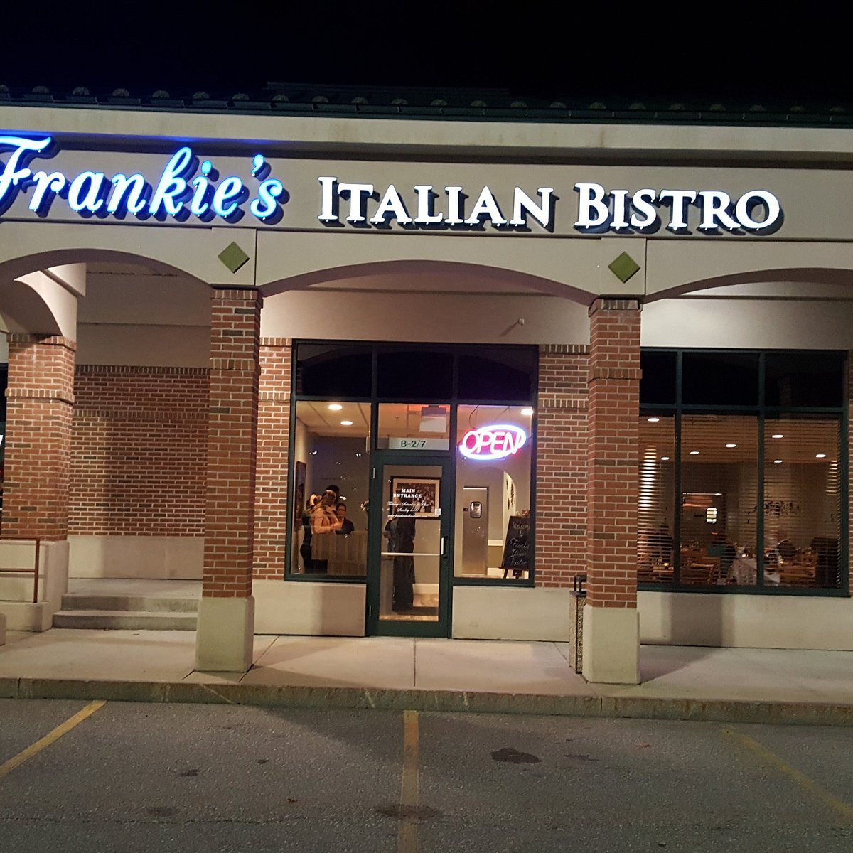Frankie's Restaurant & Pizzeria restaurant in North Kingstown, United States