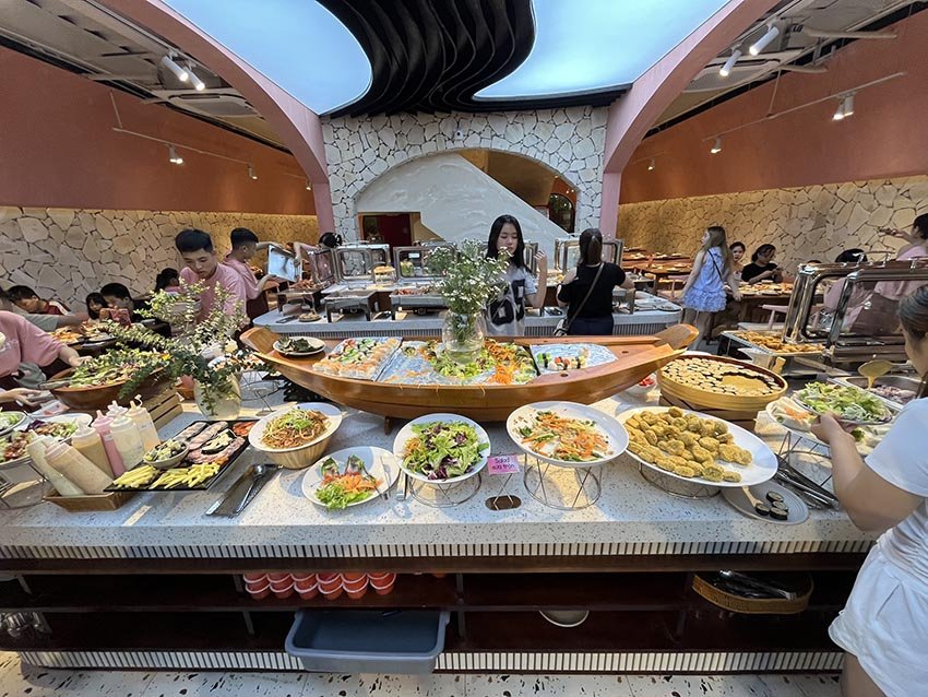 Càng Buffet restaurant in Sam Son, Vietnam