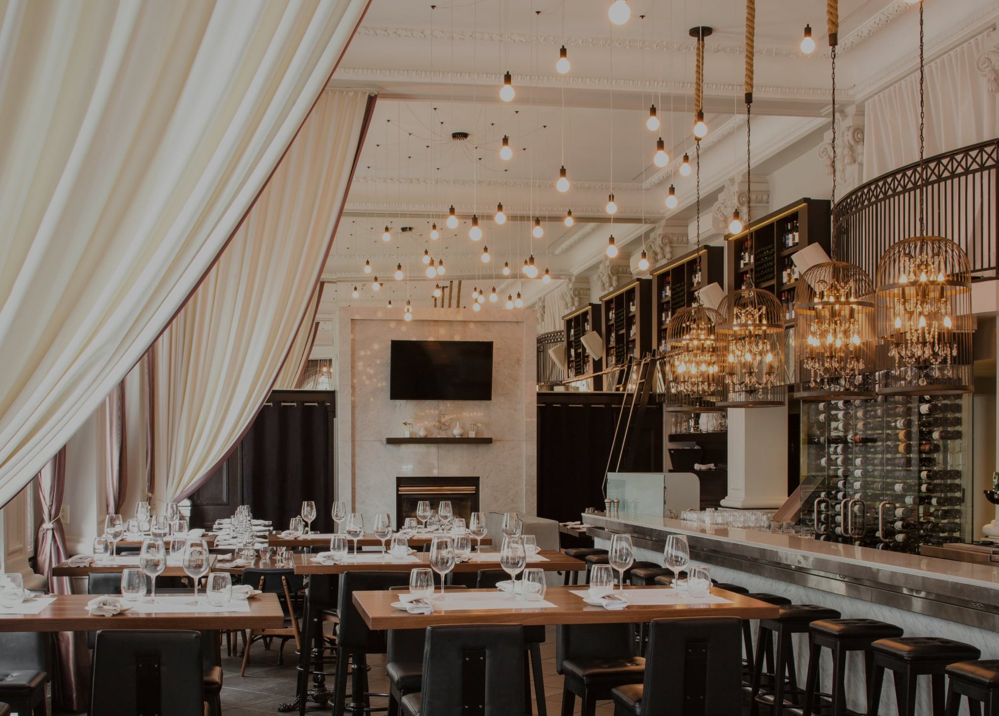 Brasserie 701, Restaurant in Montreal