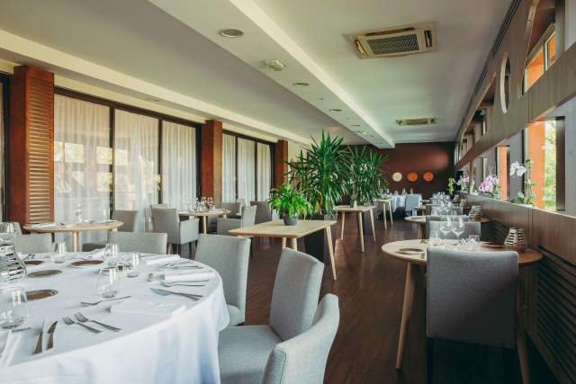 Restaurant Du Pont de Jons, Jons, France